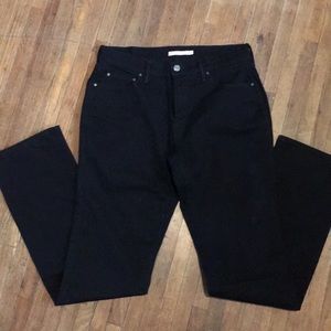 Brand New! black Levi’s Long.